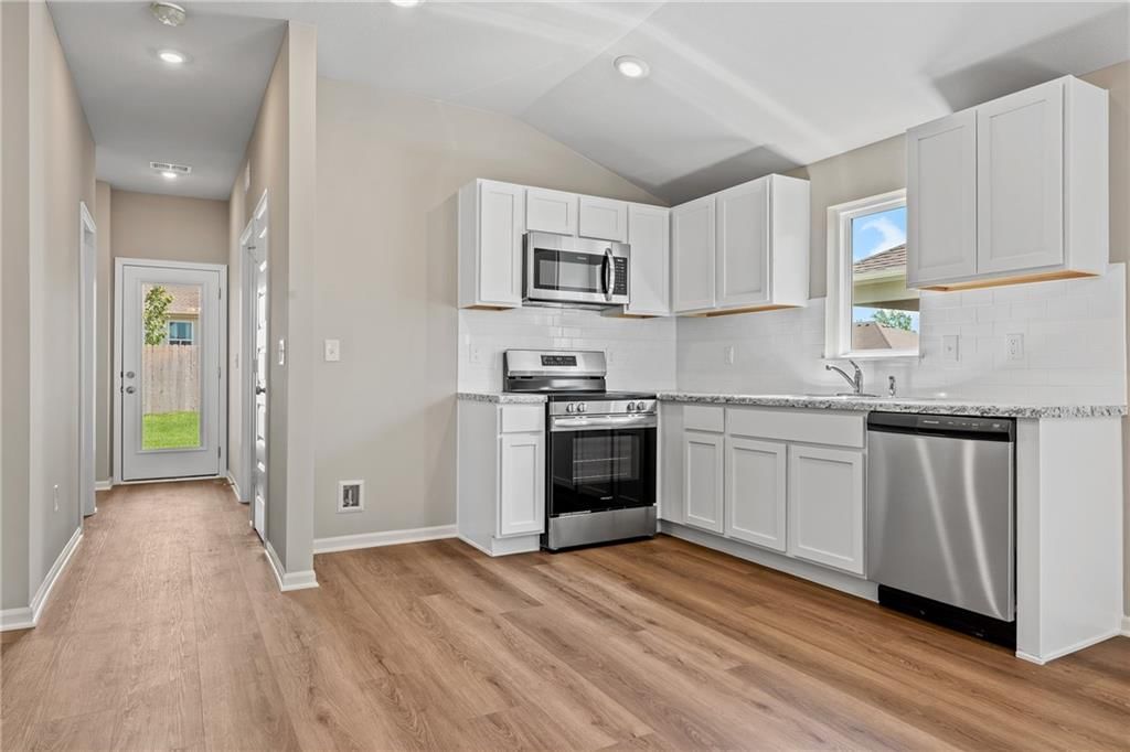 426 Rock Creek Drive — photo 3
