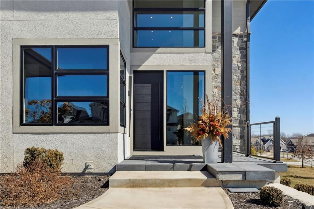 17329 Larsen Street — photo 5