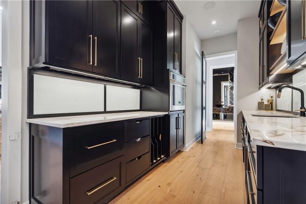 17329 Larsen Street — photo 40