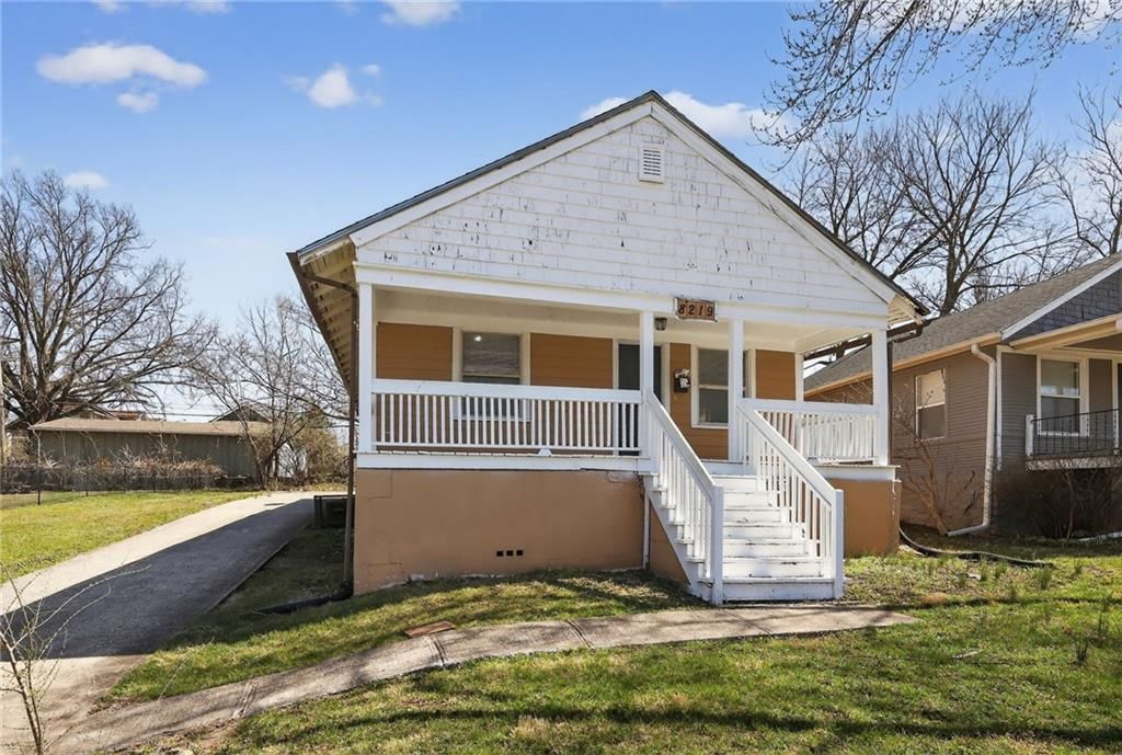 8219 Wayne Avenue — photo 2