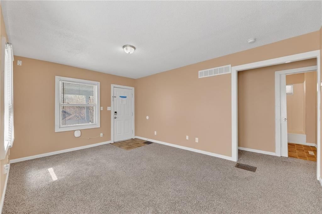 8219 Wayne Avenue — photo 6
