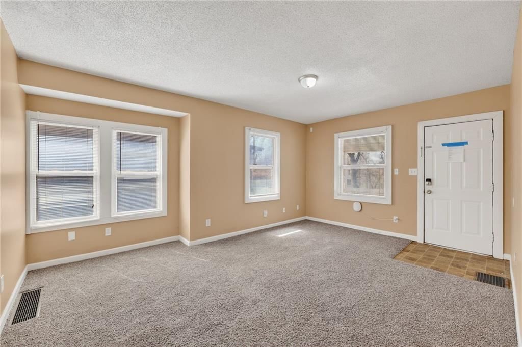 8219 Wayne Avenue — photo 7