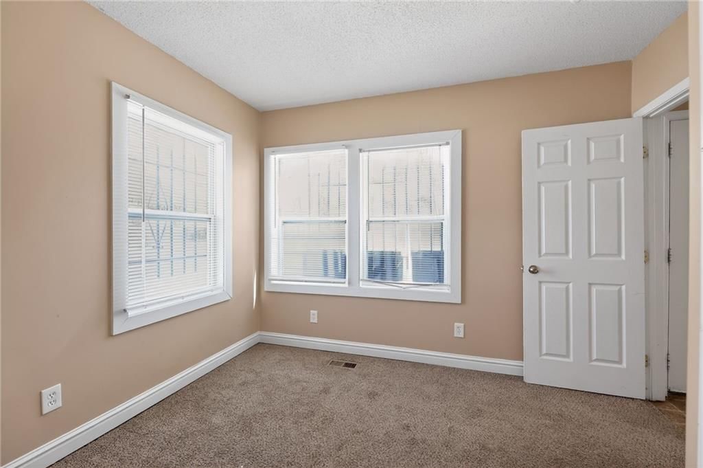 8219 Wayne Avenue — photo 18