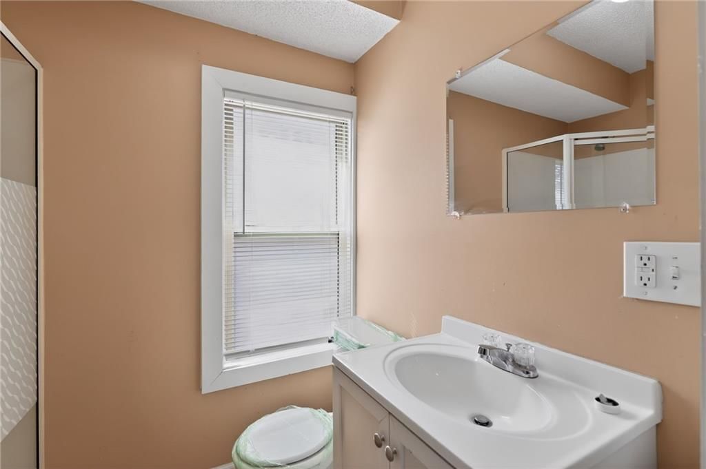 8219 Wayne Avenue — photo 20