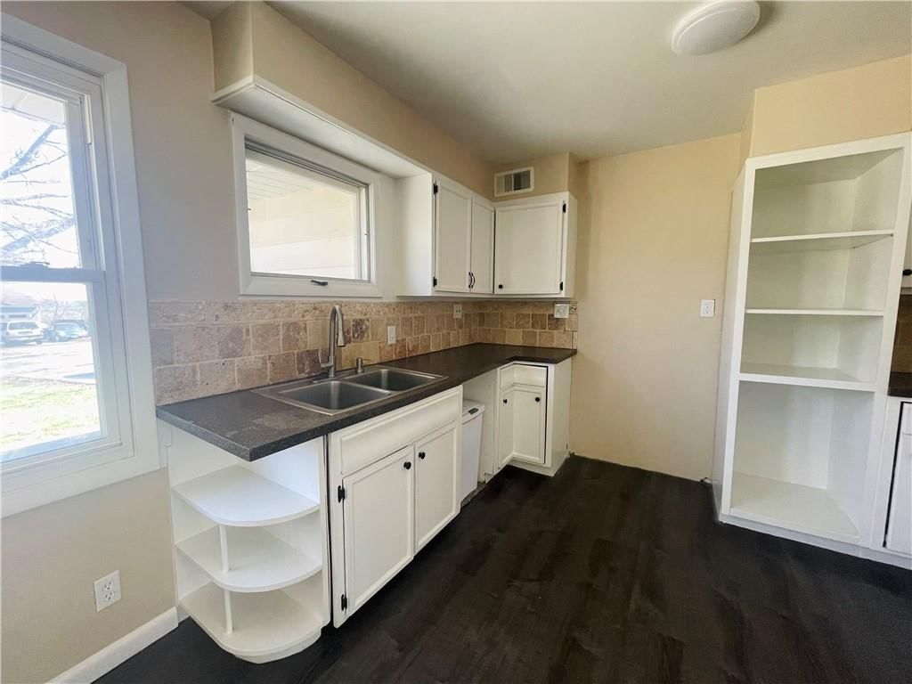 10702 Bristol Terrace — photo 4
