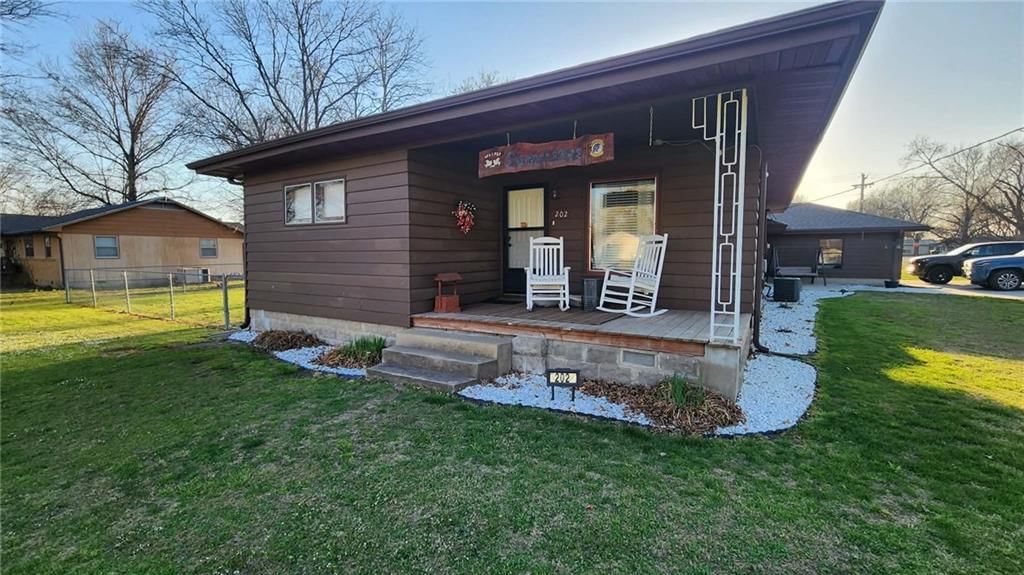 202 S High Street, Arma, KS