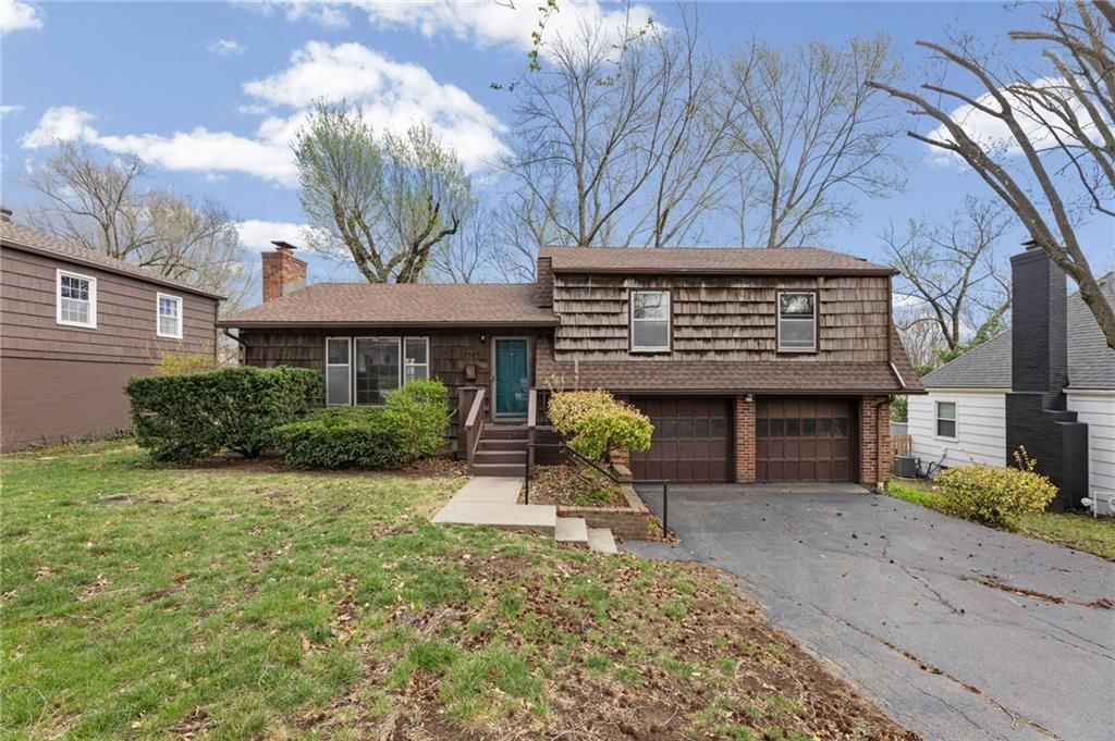 7545 Aberdeen Road, Prairie Village, KS
