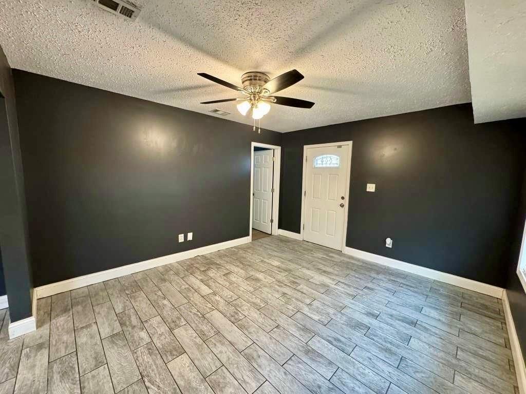 5209 E 6th Street — photo 5