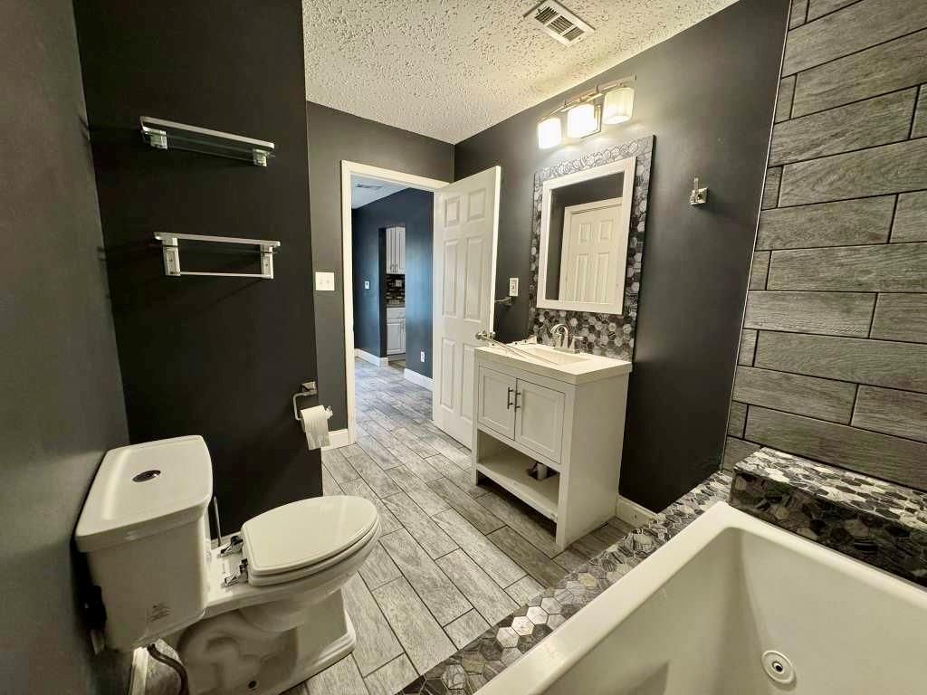 5209 E 6th Street — photo 20
