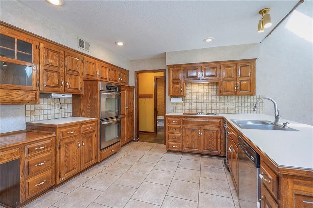 4417 W 130th Street — photo 24