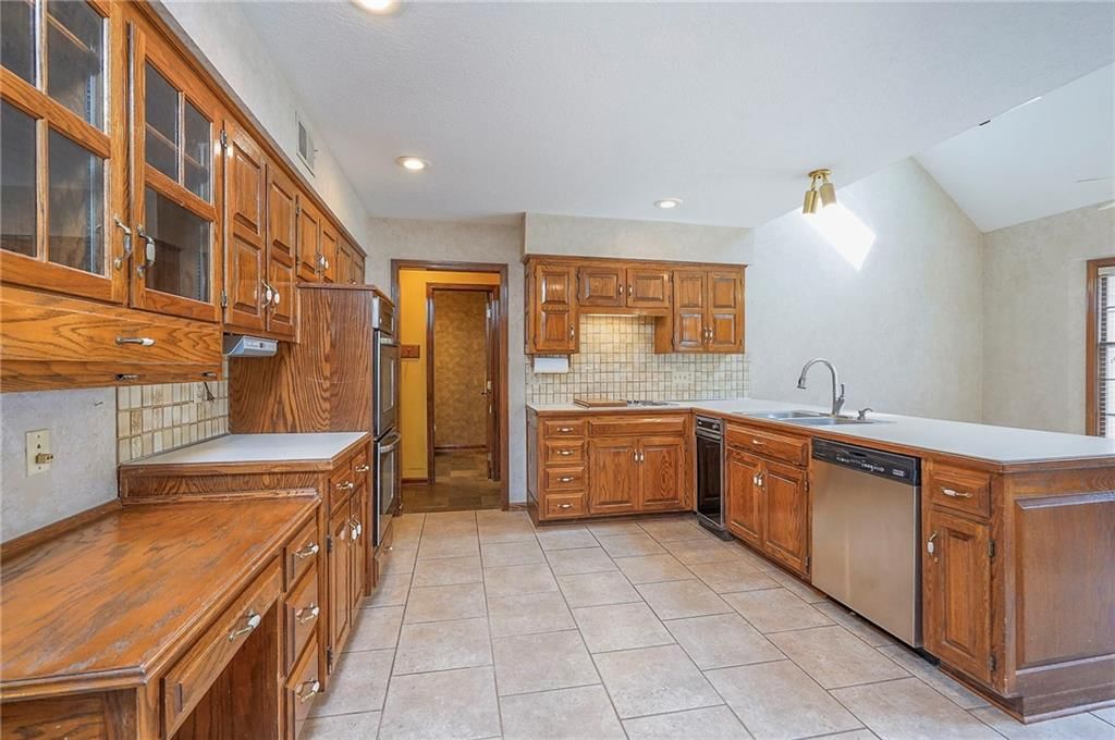 4417 W 130th Street — photo 25