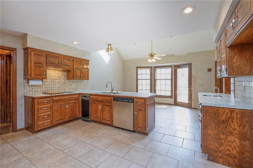 4417 W 130th Street — photo 26