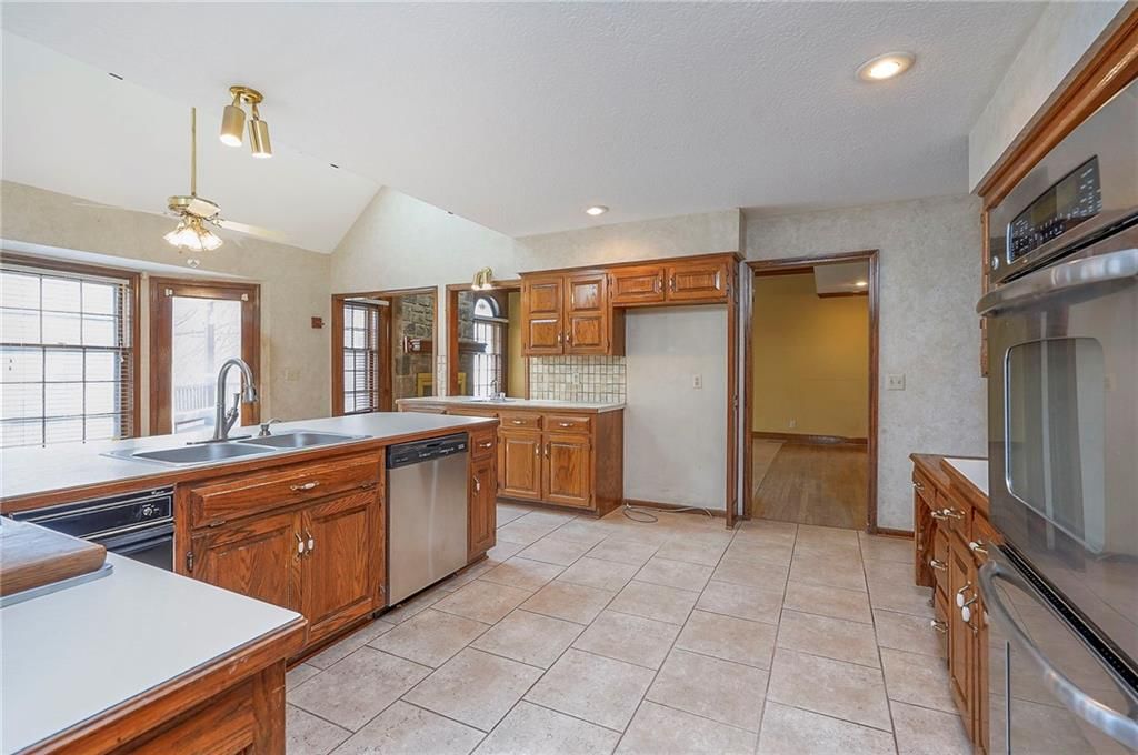 4417 W 130th Street — photo 28