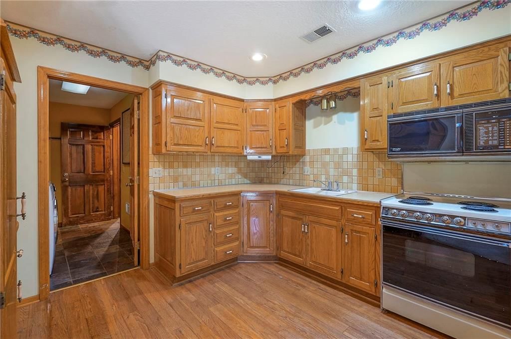 4417 W 130th Street — photo 33