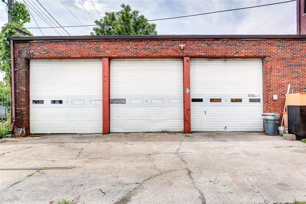 3219 Troost Avenue — photo 3