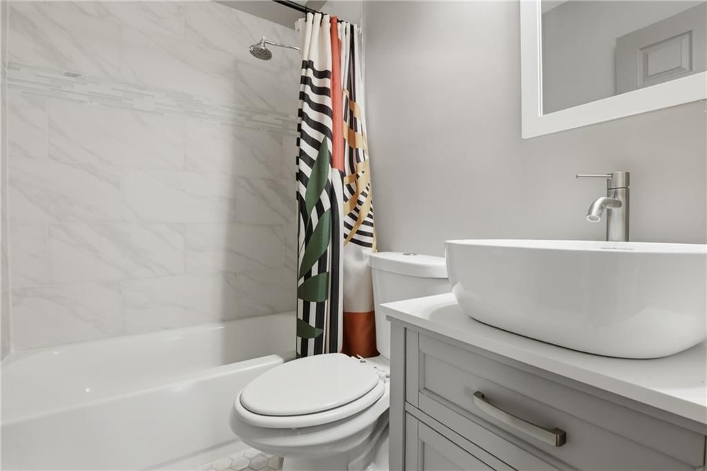 629 S Sherman Avenue — photo 10