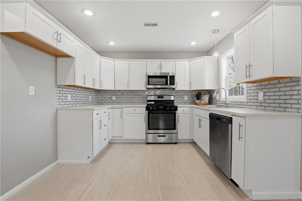 629 S Sherman Avenue — photo 14