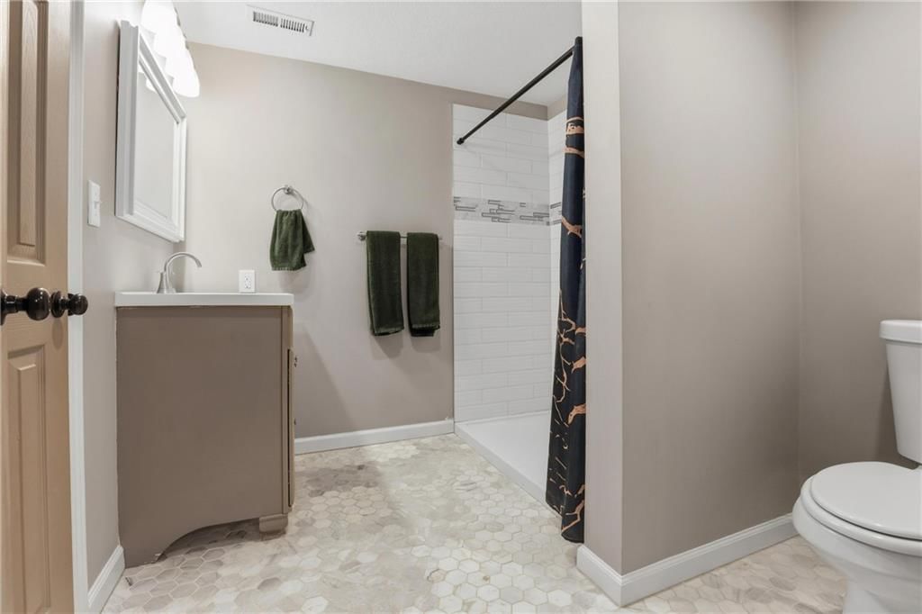 629 S Sherman Avenue — photo 26