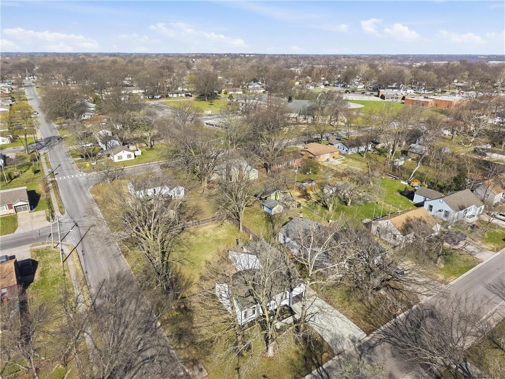 629 S Sherman Avenue — photo 35