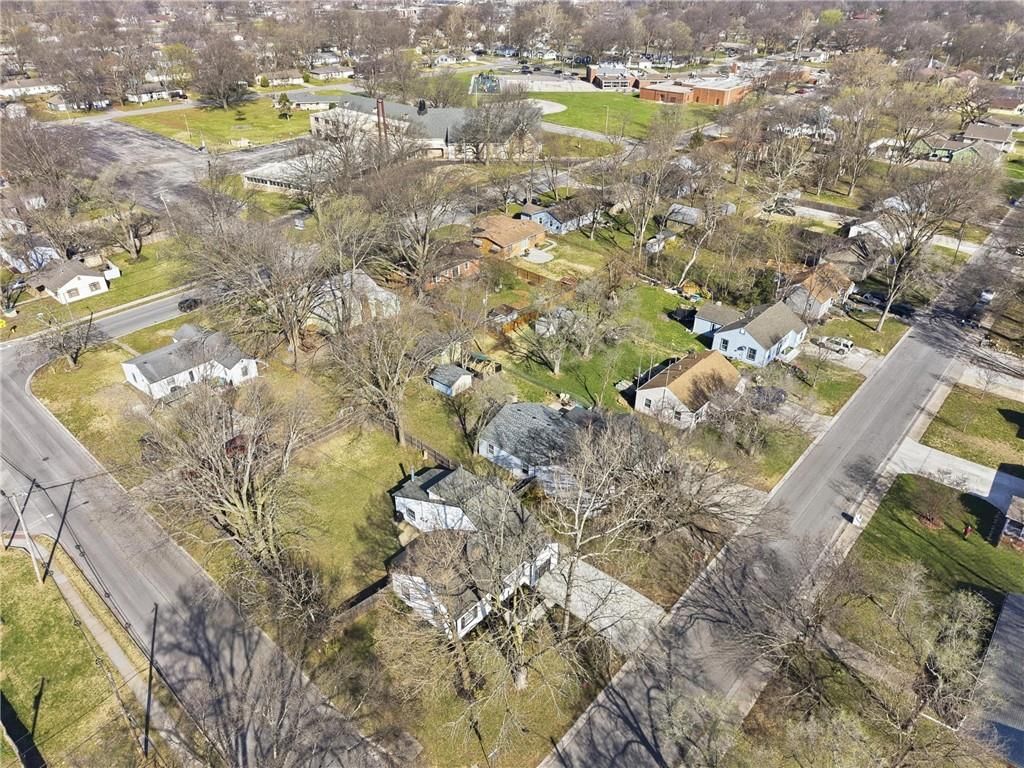 629 S Sherman Avenue — photo 39