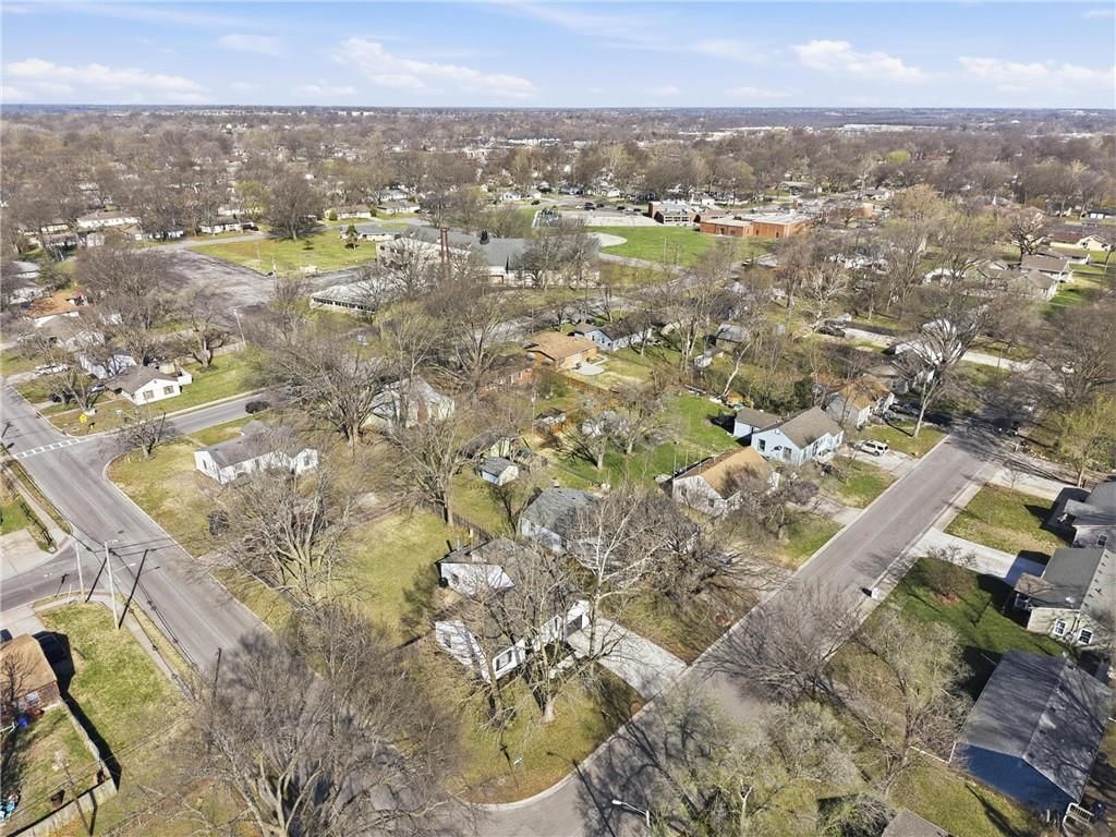629 S Sherman Avenue — photo 40