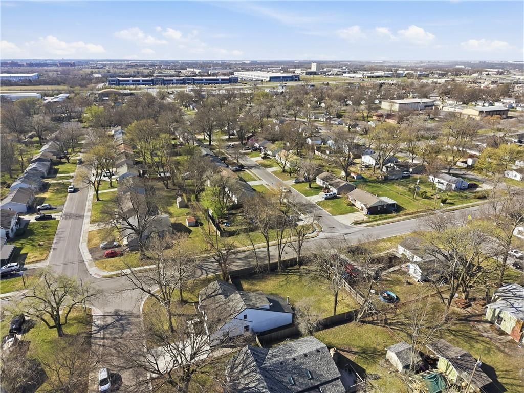 629 S Sherman Avenue — photo 41