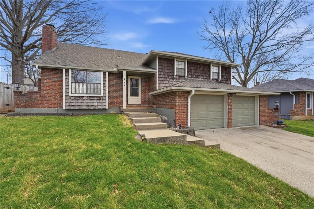 200 SE Sherri Lane, Blue Springs, MO