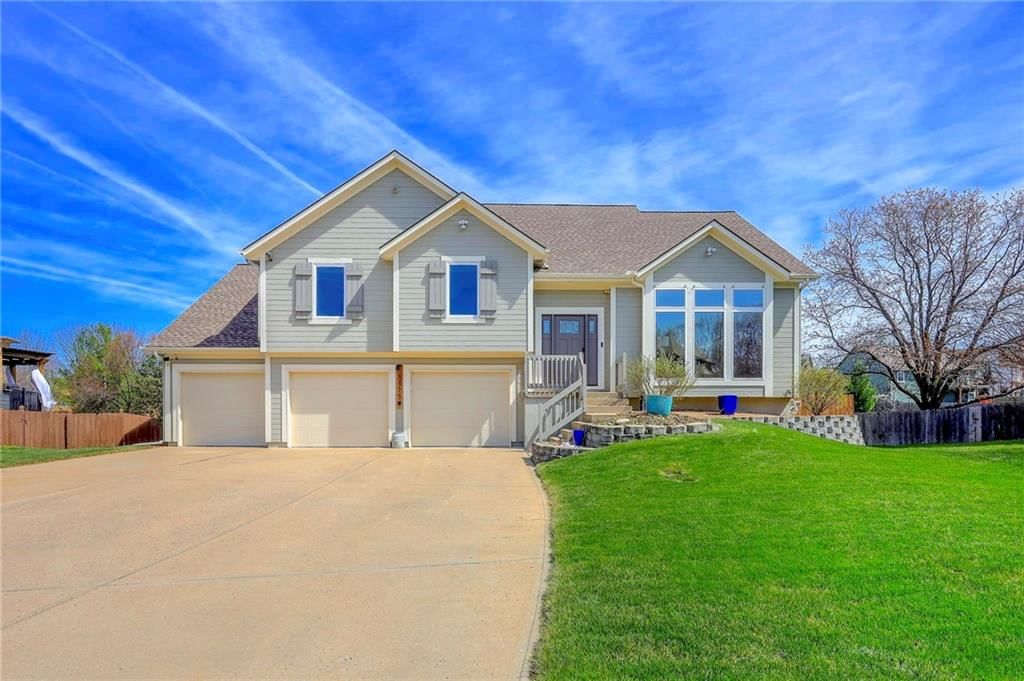 5425 Payne Court, Shawnee, KS