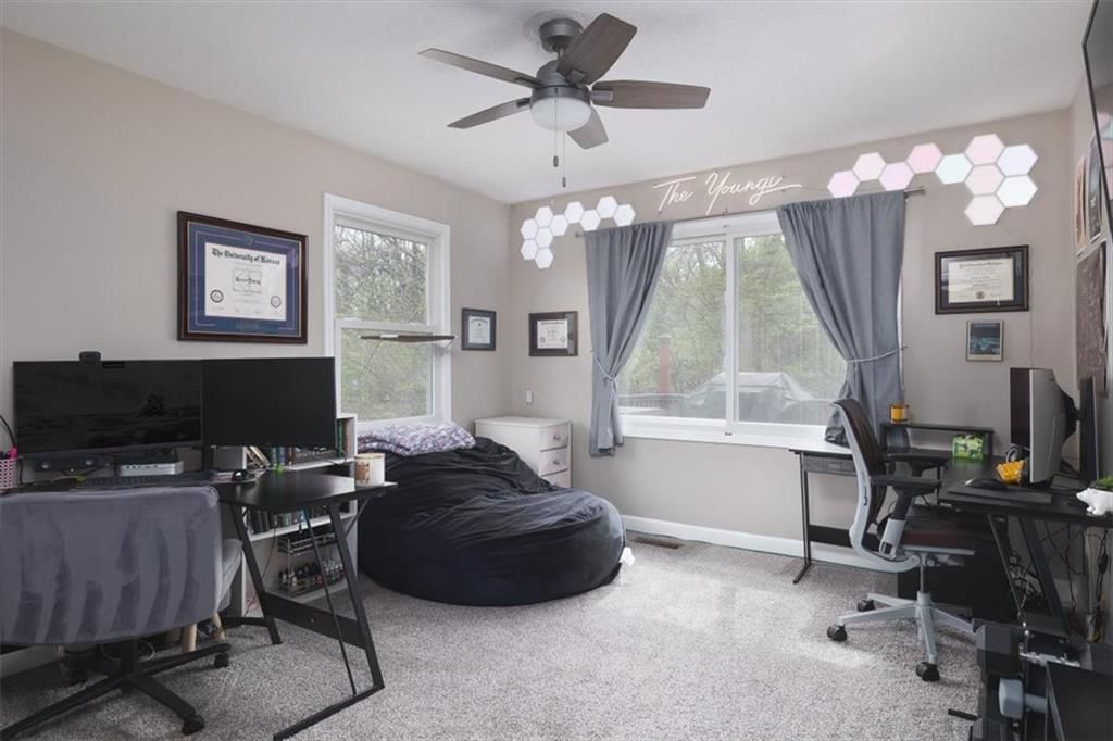 1405 Lawrence Avenue — photo 15