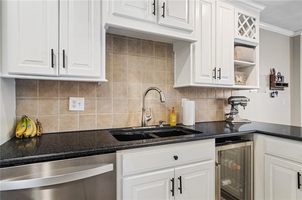 7216 Rene Street — photo 15