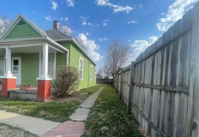 418 Massachusetts Street — photo 11