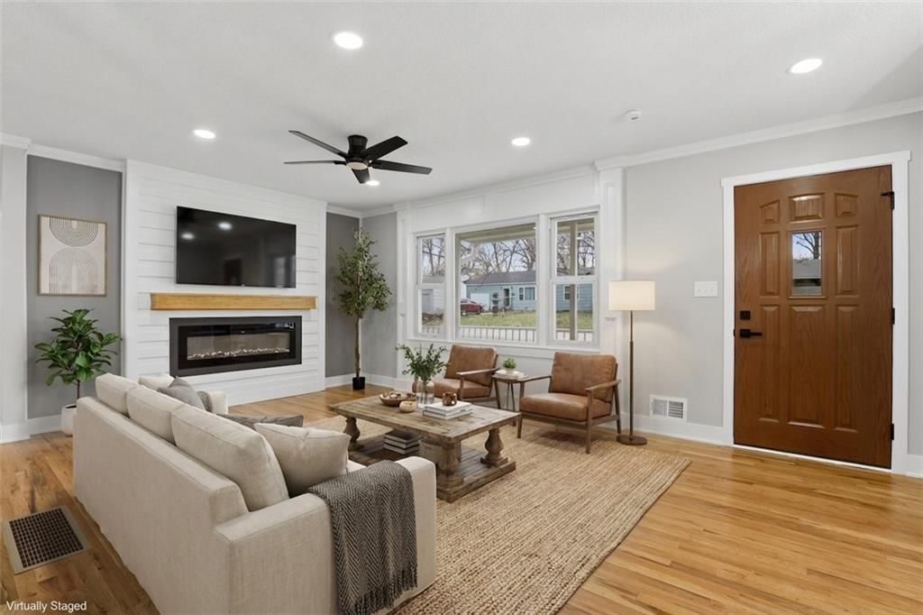 3041 S 46th Street — photo 3