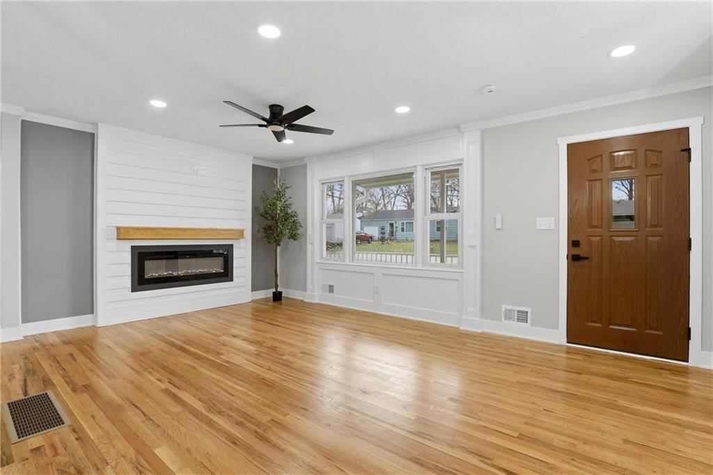 3041 S 46th Street — photo 4