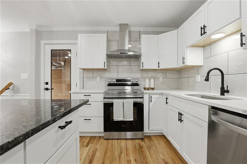 3041 S 46th Street — photo 7