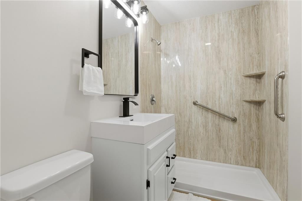 3041 S 46th Street — photo 8