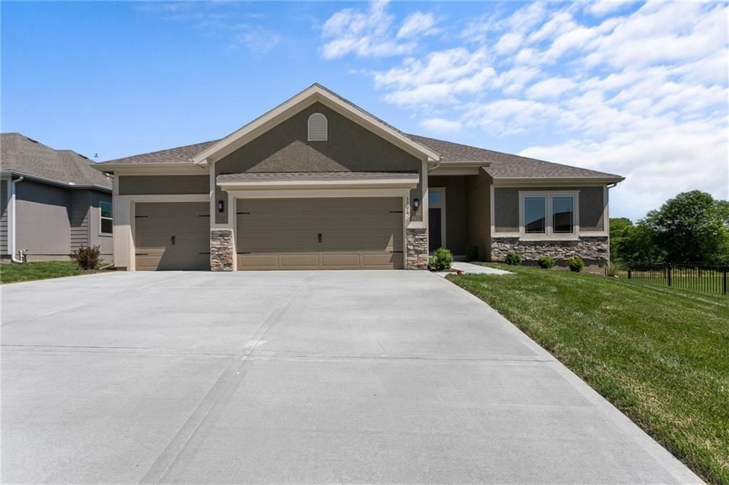 11152 N Bristol Avenue, Kansas City, MO
