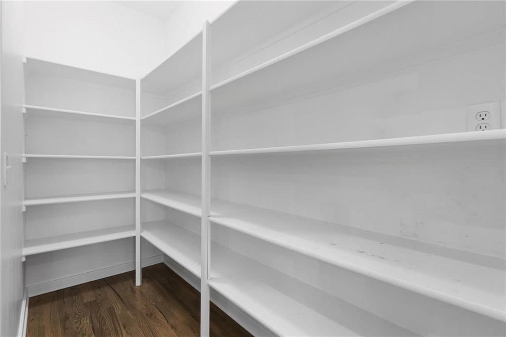 717 Riverwood Drive — photo 4