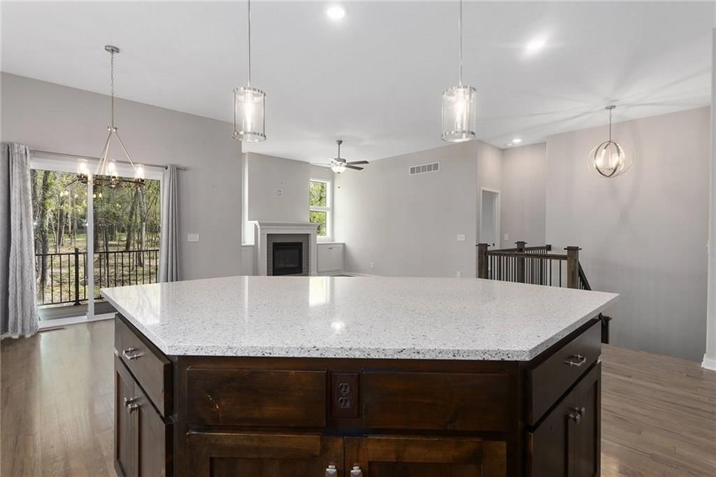 717 Riverwood Drive — photo 5