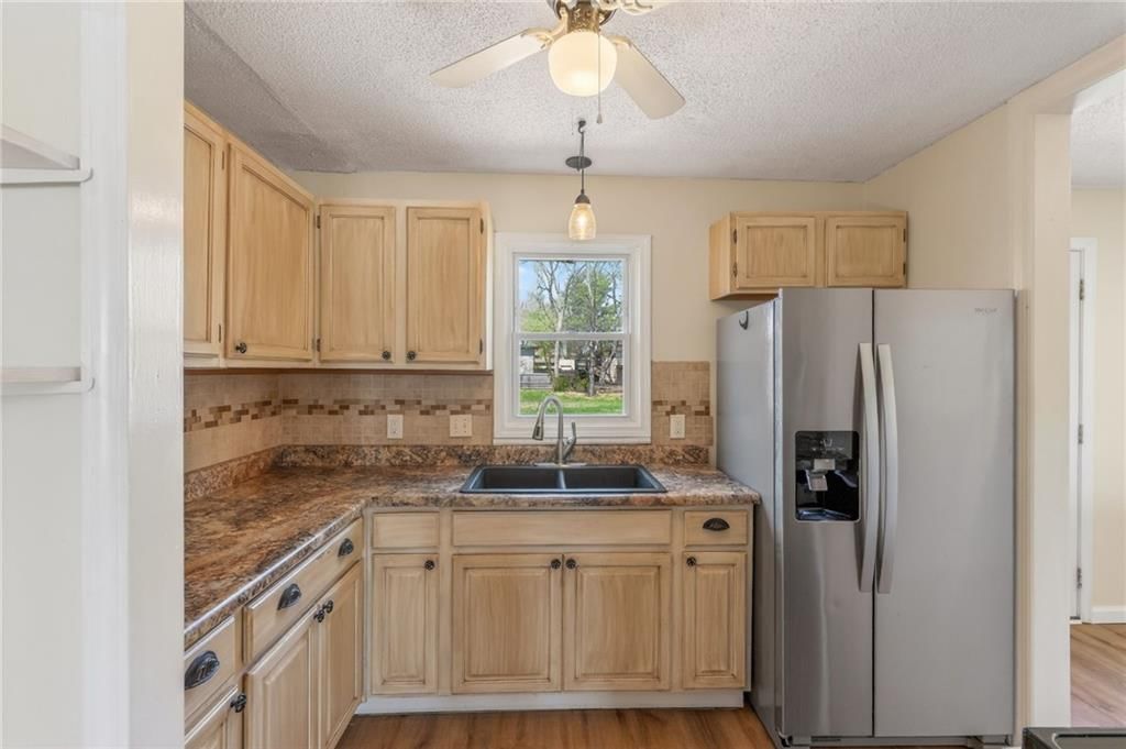 1101 NW B Street — photo 13