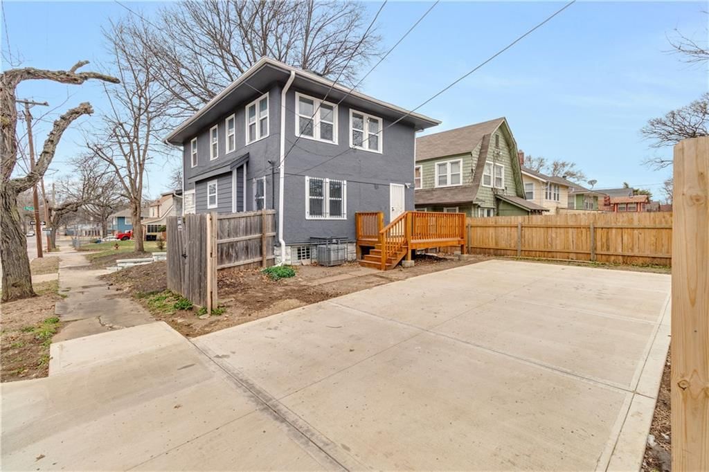 5647 WAYNE Avenue — photo 2