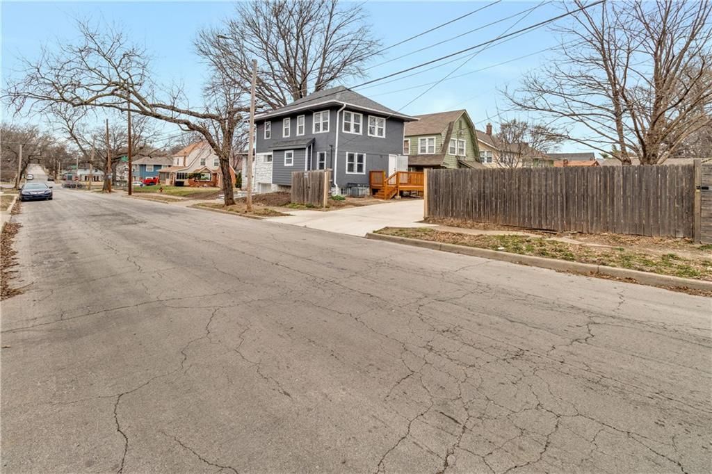 5647 WAYNE Avenue — photo 32