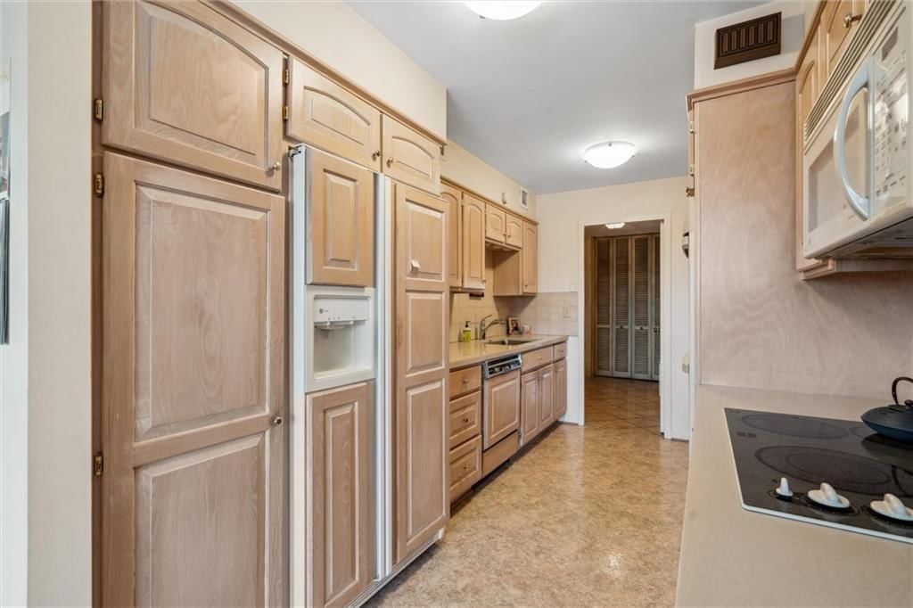 4545 Wornall Road — photo 17