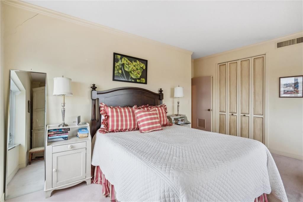 4545 Wornall Road — photo 28