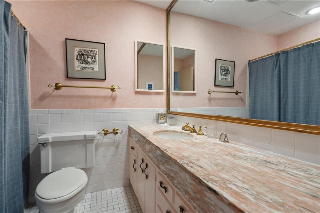 4545 Wornall Road — photo 33
