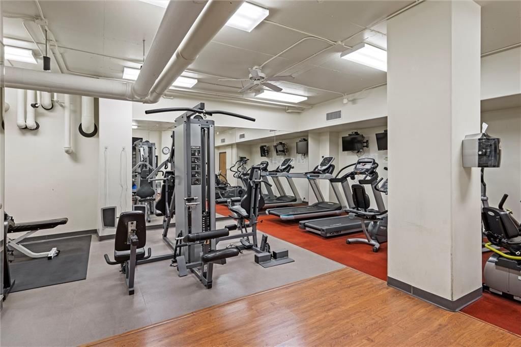 4545 Wornall Road — photo 47