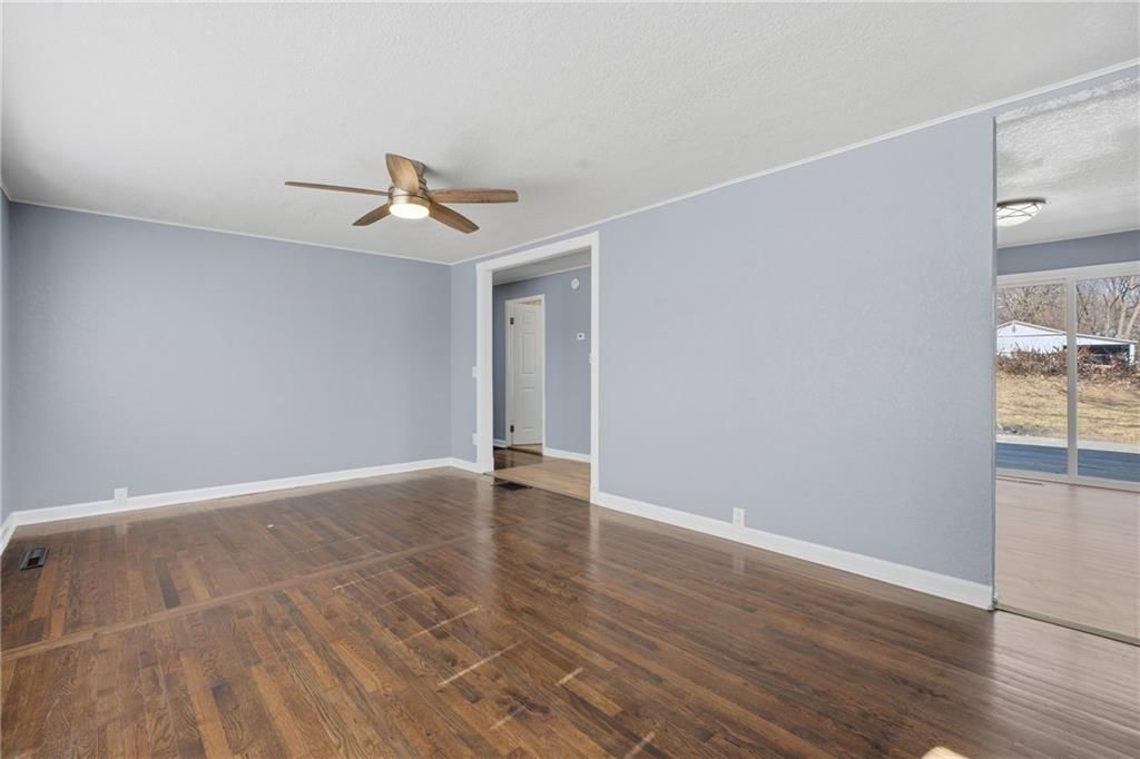 1002 NE 62nd St N/A — photo 4
