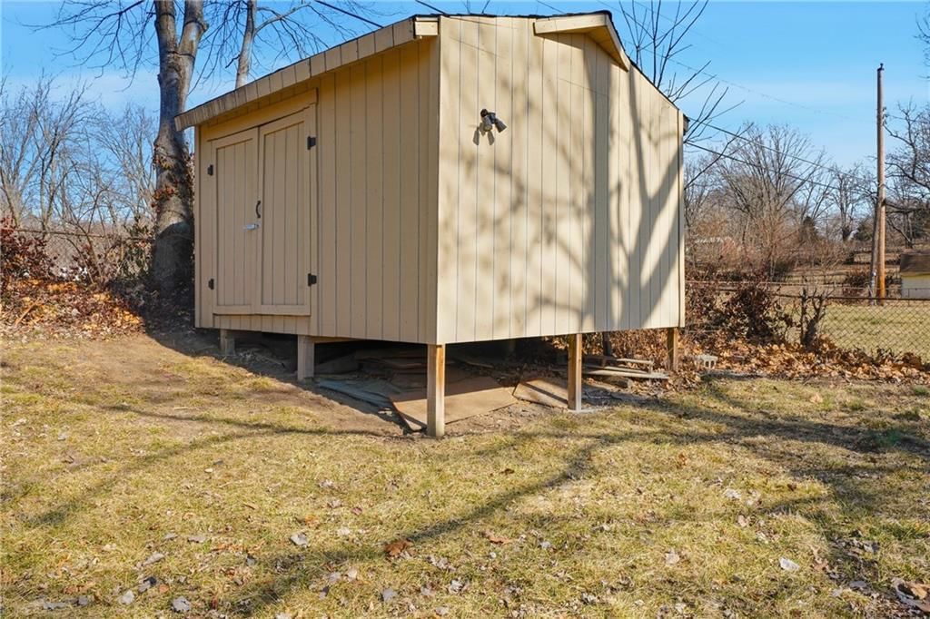 1002 NE 62nd St N/A — photo 24