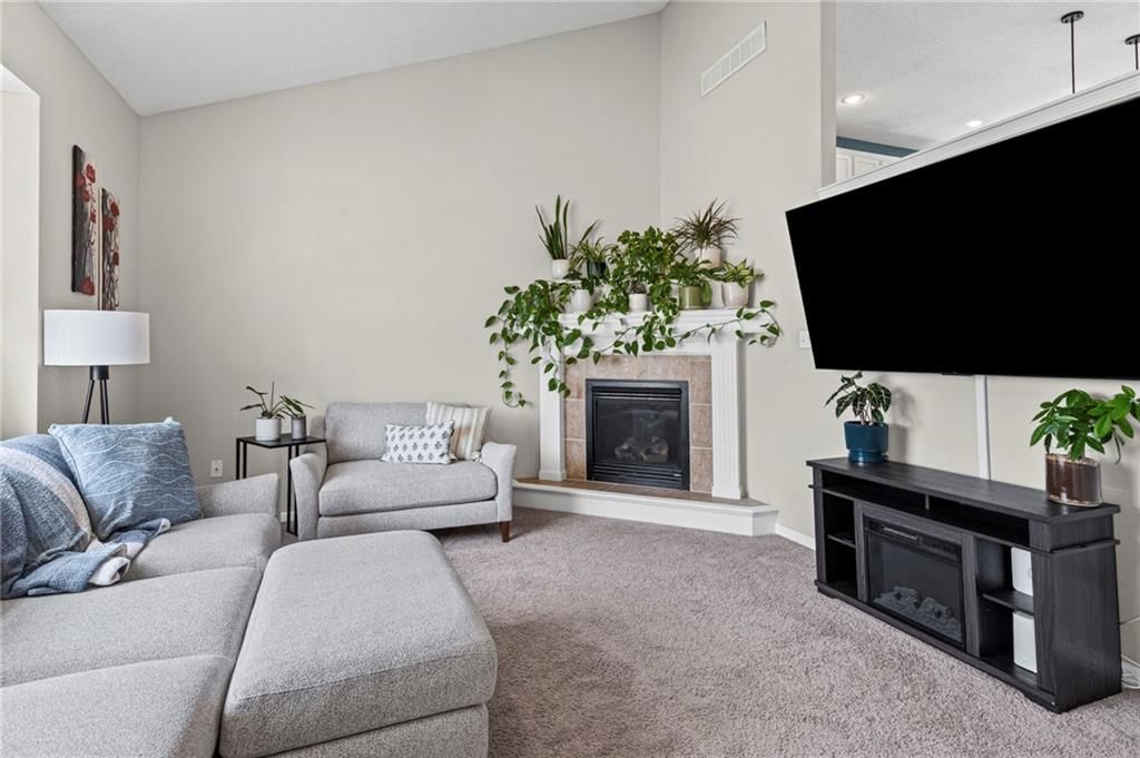 702 NW Eagle Drive — photo 3