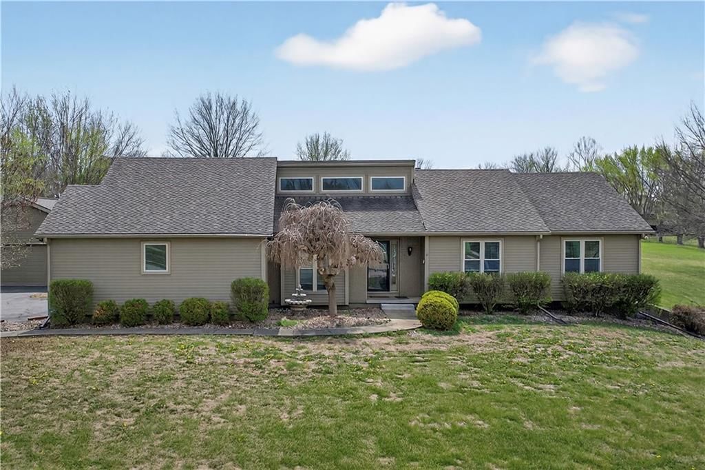 8945 W 167th Street, Stilwell, KS