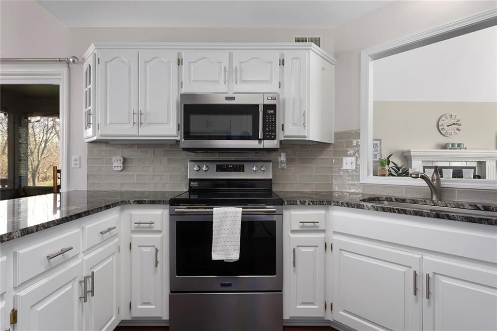 1249 SW Crossing Drive — photo 10